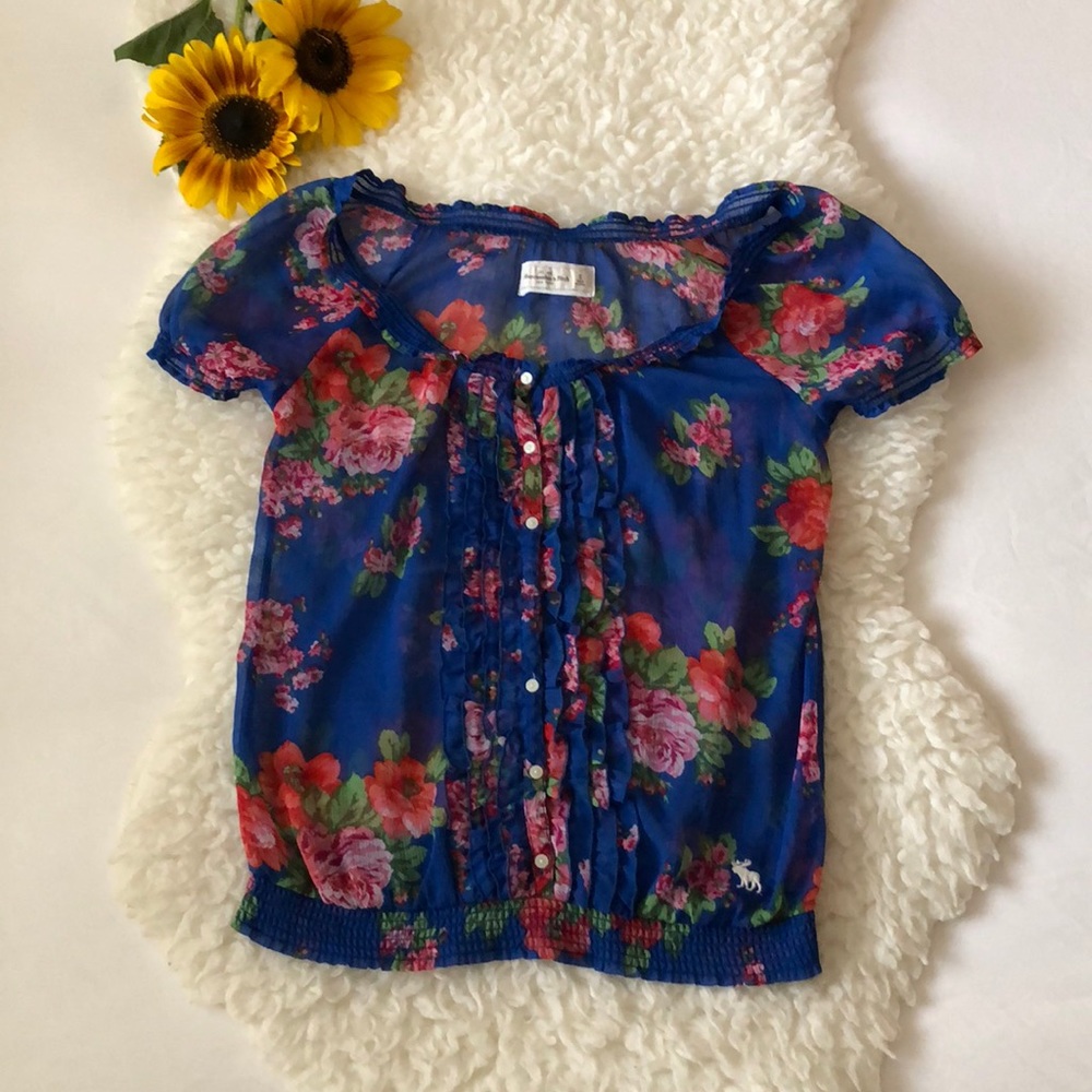 Gorgeous floral top 🌸